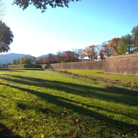 Via Grandi - Free Gated Parking - 5 Minutes From Center * Lucca