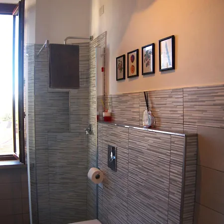 Apartment Via Grandi - Free Gated Parking - 5 Minutes From Center *